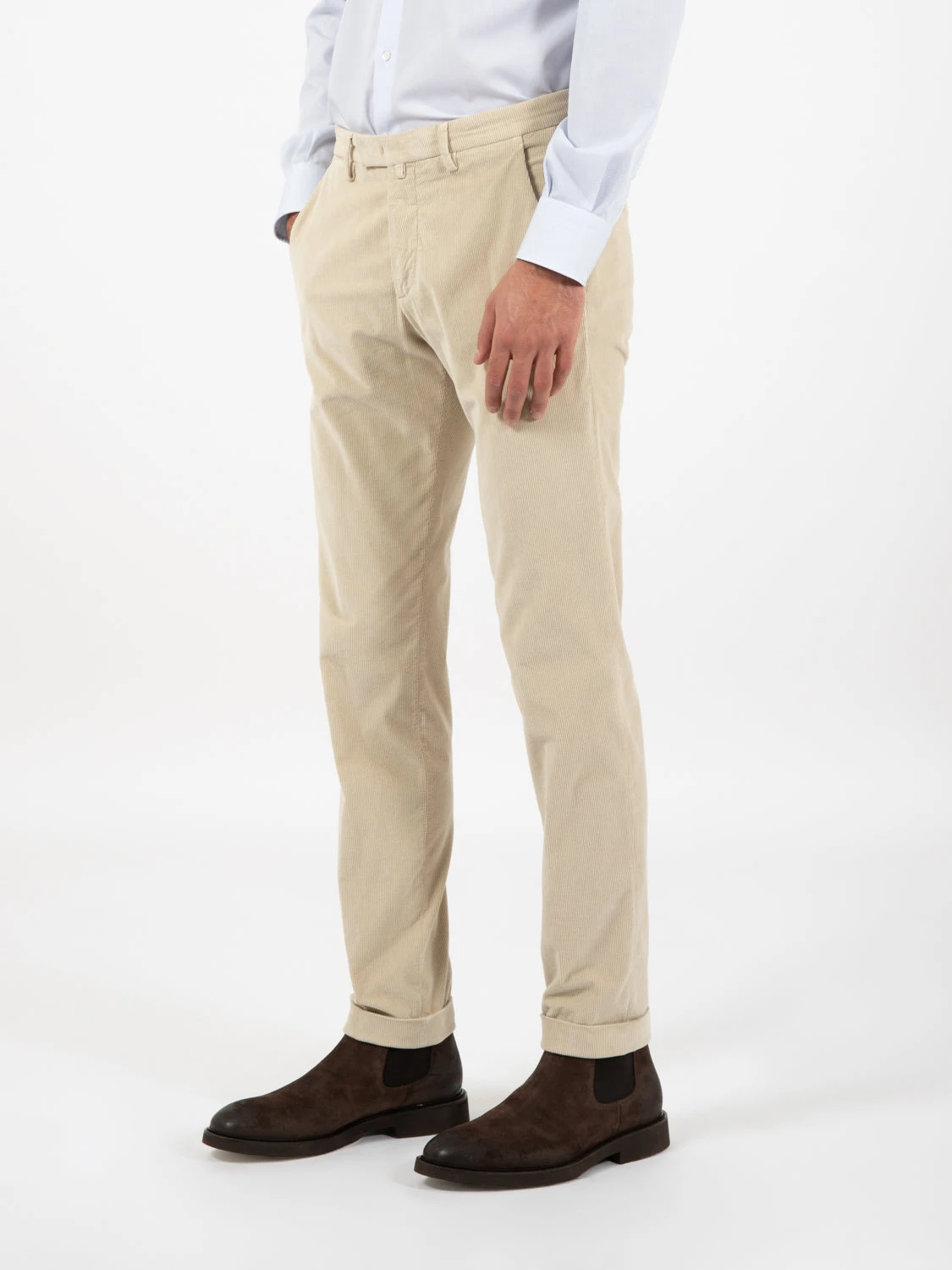 Pantaloni In Velluto Mille Righe Cammello 4 Pantaloni In Velluto Mille Righe Cammello - immagine 2