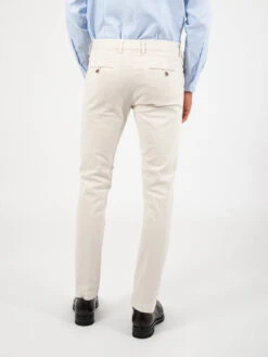 Pantaloni Slim In Cotone Panna -Obey Negozio myths pantaloni slim in cotone panna3