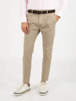 Pantaloni Chino Con Pinces Tortora