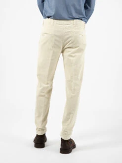 Pantaloni In Velluto A Coste Avorio -Obey Negozio stimm pantaloni in velluto a coste avorio3